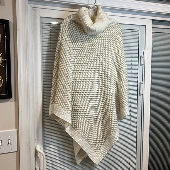 Calvin Klein turtle neck poncho, O/S , preloved gently used - Picture 2 of 3